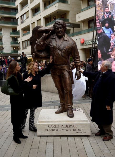 La statua di Bud Spencer